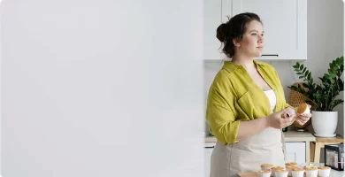 I can cook after a tooth extraction. Woman preparing food at home after tooth extraction, dental office in Coyoacan CDMX.